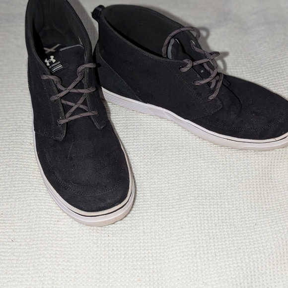 Under Armour Black Sneakers with Suede Finish and Padded Collar - Picture 2 of 8